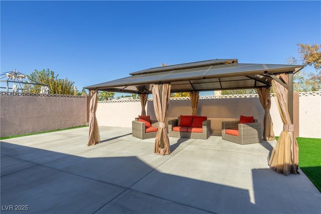 4386 El Carnal Way, Las Vegas, NV 89121