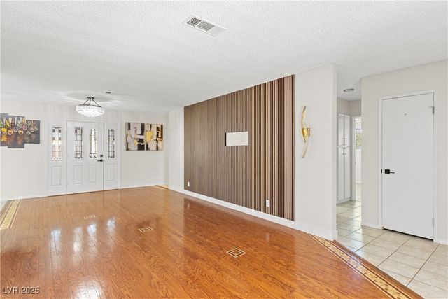 4386 El Carnal Way, Las Vegas, NV 89121