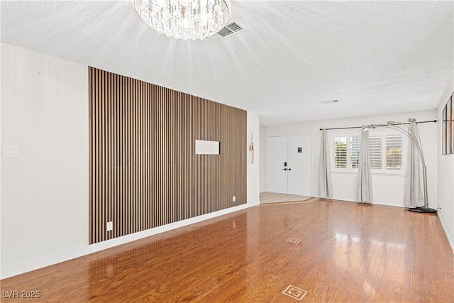 4386 El Carnal Way, Las Vegas, NV 89121