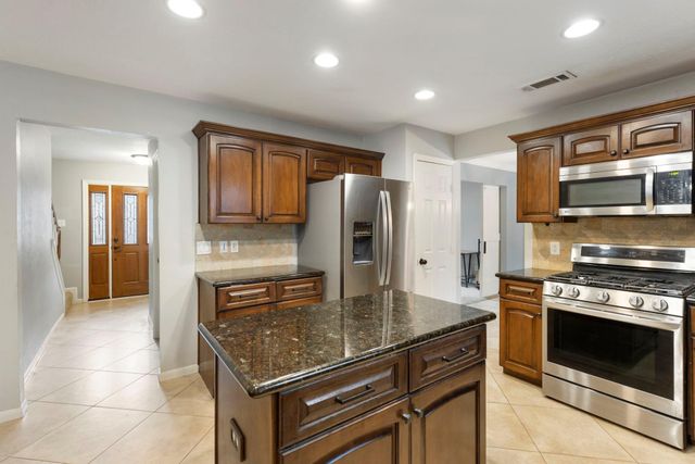 95 N Winterport Circle, The Woodlands, TX 77382