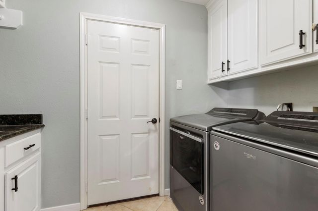 95 N Winterport Circle, The Woodlands, TX 77382