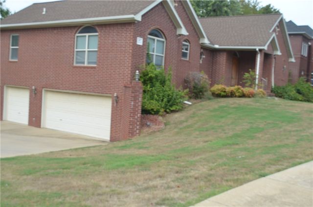 107 Olinka Pass Street, Bentonville, AR 72712