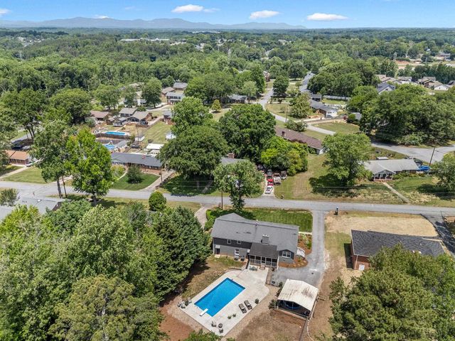 108 Churchill Avenue, Greer, SC 29651
