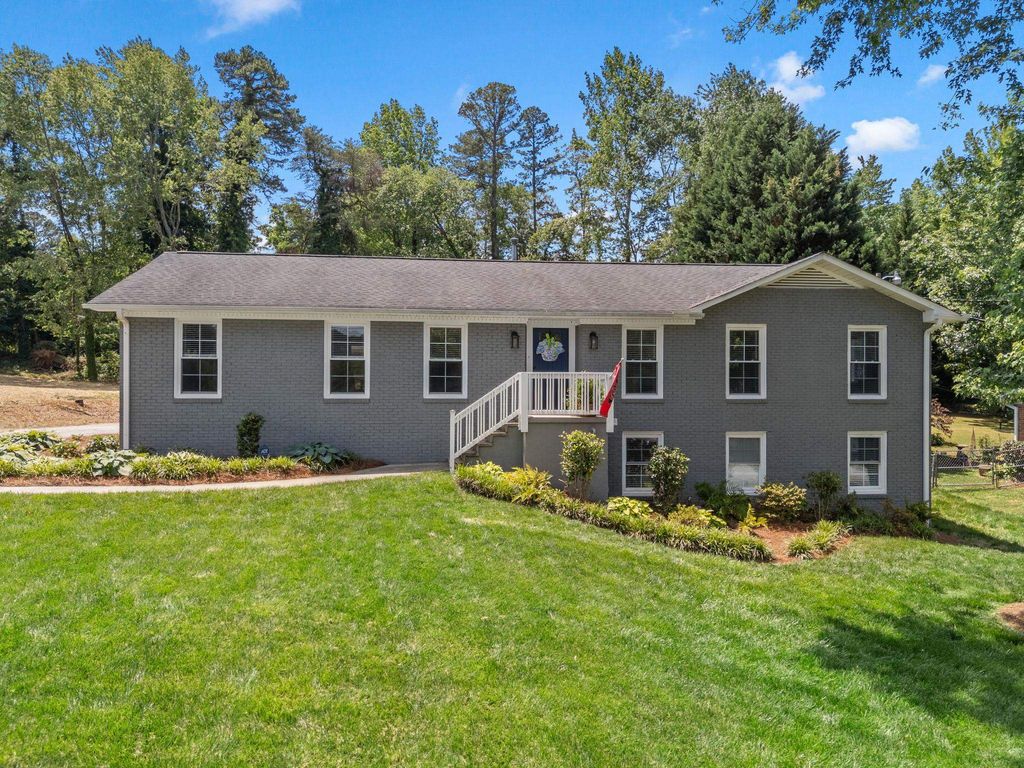 108 Churchill Avenue, Greer, SC 29651