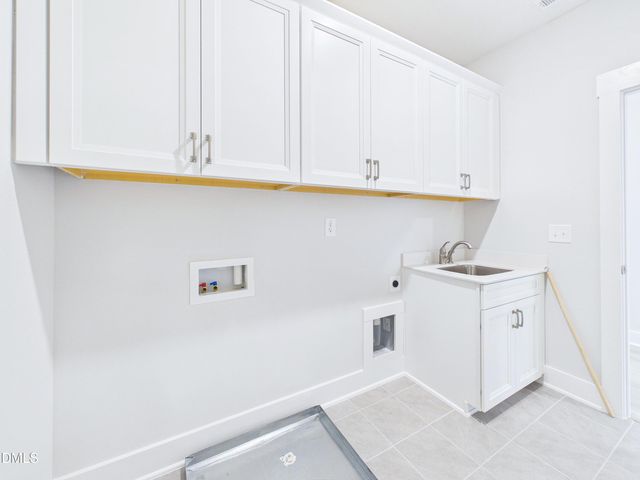 3043 Cave Jct Station, New Hill, NC 27562