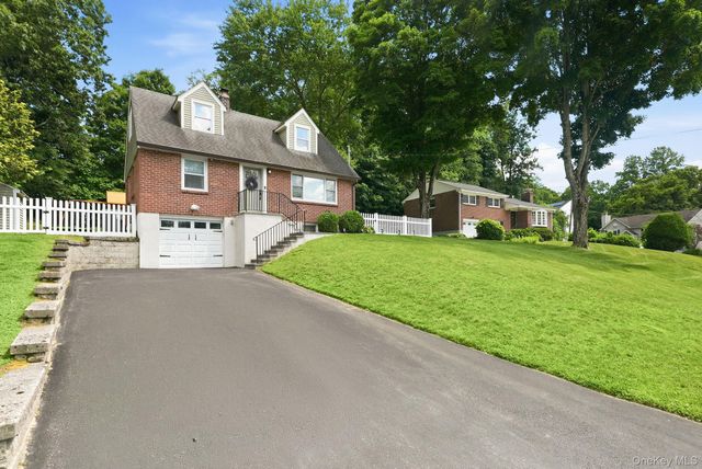 12 Logwynn Lane, Cortlandt Manor, NY 10567