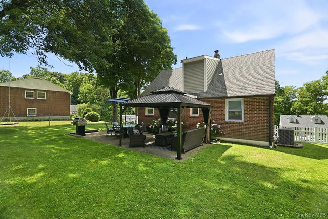 12 Logwynn Lane, Cortlandt Manor, NY 10567
