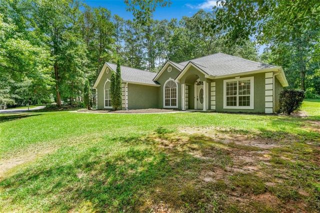 5 Queens Court, Sharpsburg, GA 30277