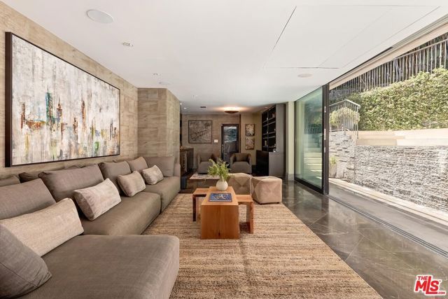3300 N Knoll Drive, Los Angeles, CA 90068