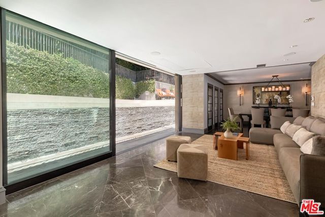 3300 N Knoll Drive, Los Angeles, CA 90068