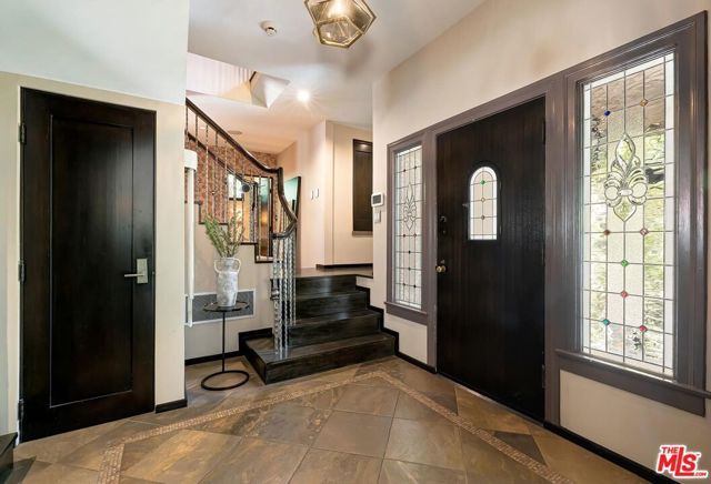 3300 N Knoll Drive, Los Angeles, CA 90068