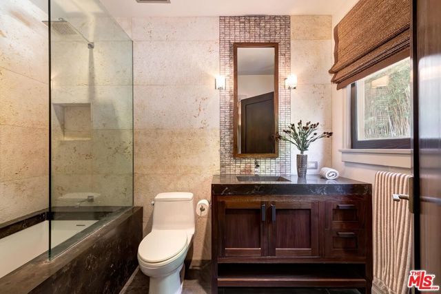 3300 N Knoll Drive, Los Angeles, CA 90068