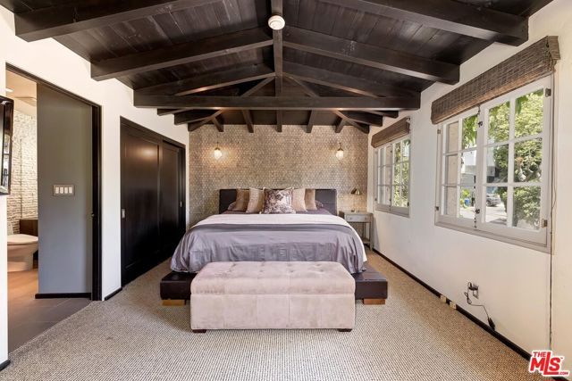 3300 N Knoll Drive, Los Angeles, CA 90068