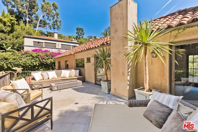 3300 N Knoll Drive, Los Angeles, CA 90068