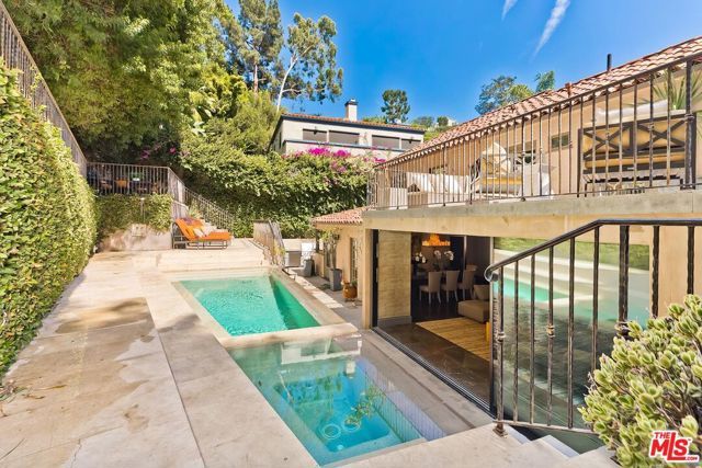 3300 N Knoll Drive, Los Angeles, CA 90068