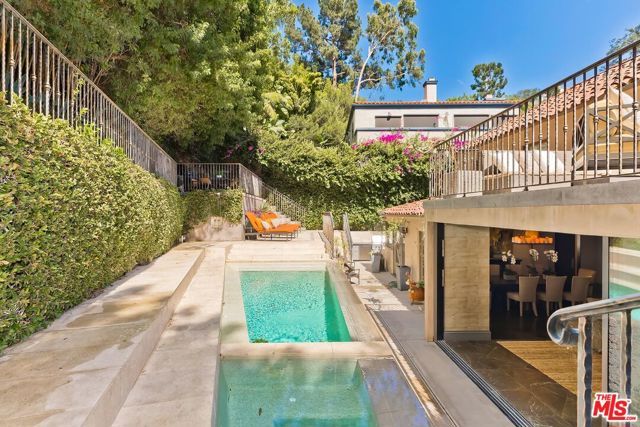 3300 N Knoll Drive, Los Angeles, CA 90068