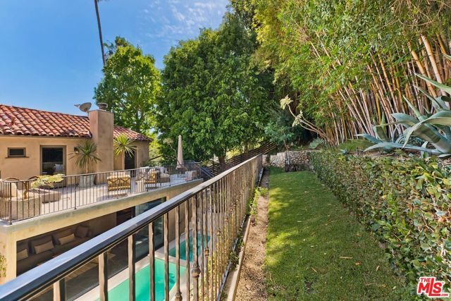3300 N Knoll Drive, Los Angeles, CA 90068
