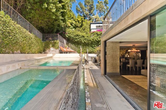 3300 N Knoll Drive, Los Angeles, CA 90068