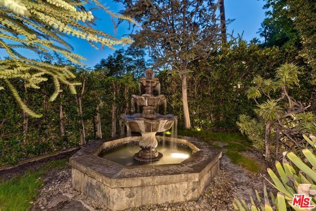 3300 N Knoll Drive, Los Angeles, CA 90068