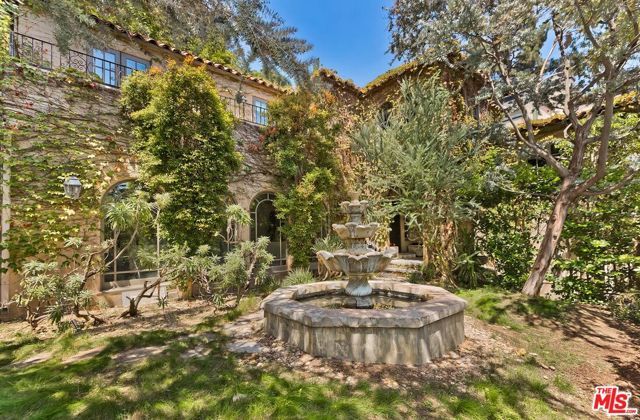3300 N Knoll Drive, Los Angeles, CA 90068