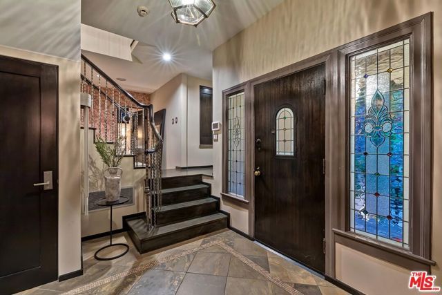 3300 N Knoll Drive, Los Angeles, CA 90068