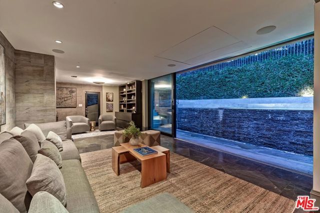 3300 N Knoll Drive, Los Angeles, CA 90068
