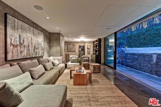 3300 N Knoll Drive, Los Angeles, CA 90068