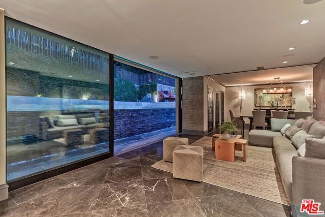 3300 N Knoll Drive, Los Angeles, CA 90068