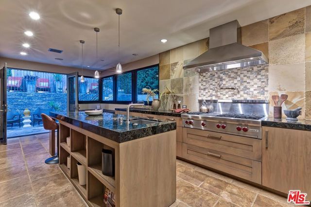 3300 N Knoll Drive, Los Angeles, CA 90068