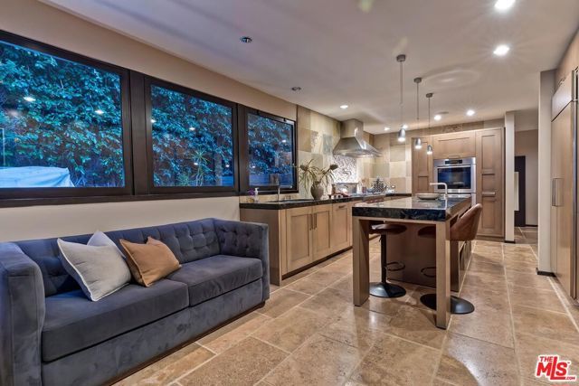 3300 N Knoll Drive, Los Angeles, CA 90068