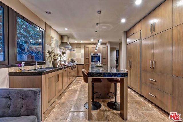 3300 N Knoll Drive, Los Angeles, CA 90068