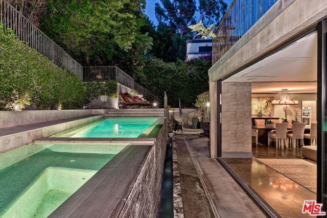 3300 N Knoll Drive, Los Angeles, CA 90068