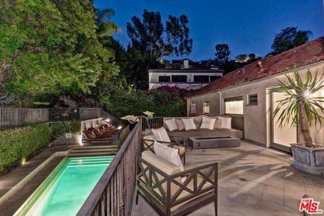 3300 N Knoll Drive, Los Angeles, CA 90068
