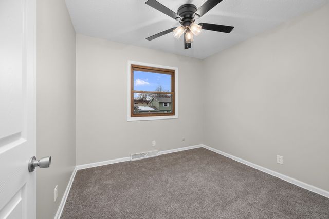 4723 Western Avenue, Davenport, IA 52806