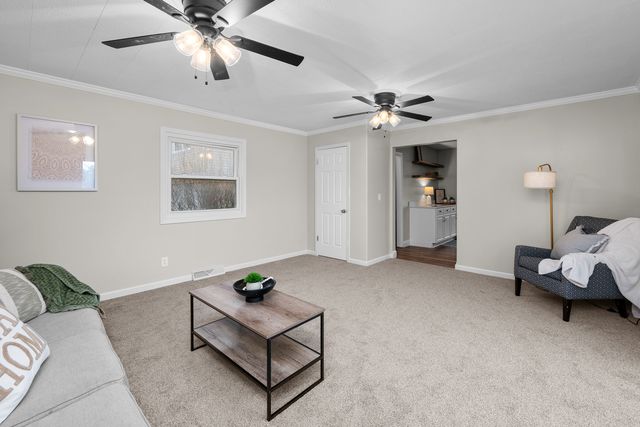 4723 Western Avenue, Davenport, IA 52806