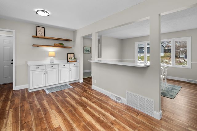 4723 Western Avenue, Davenport, IA 52806