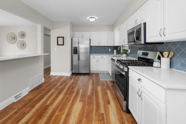 4723 Western Avenue, Davenport, IA 52806