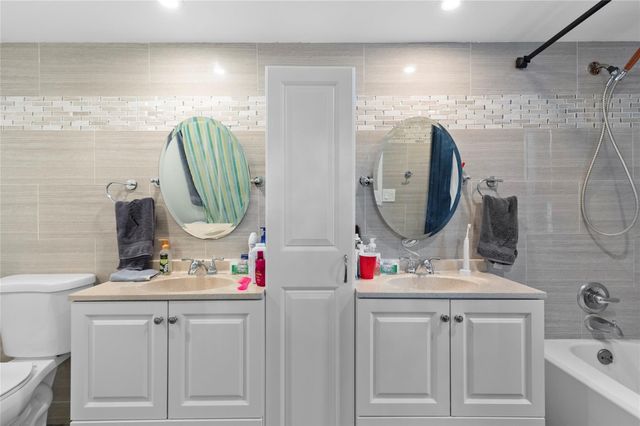 9300 SW 8th Street 102, Boca Raton, FL 33428