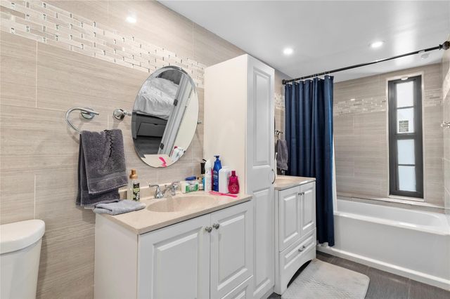 9300 SW 8th Street 102, Boca Raton, FL 33428