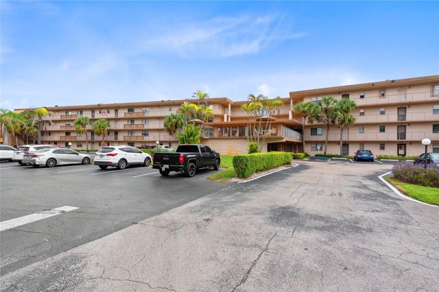 9300 SW 8th Street 102, Boca Raton, FL 33428