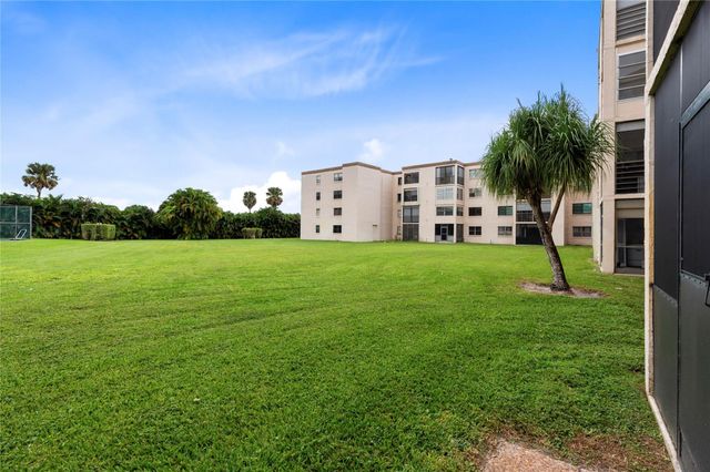 9300 SW 8th Street 102, Boca Raton, FL 33428