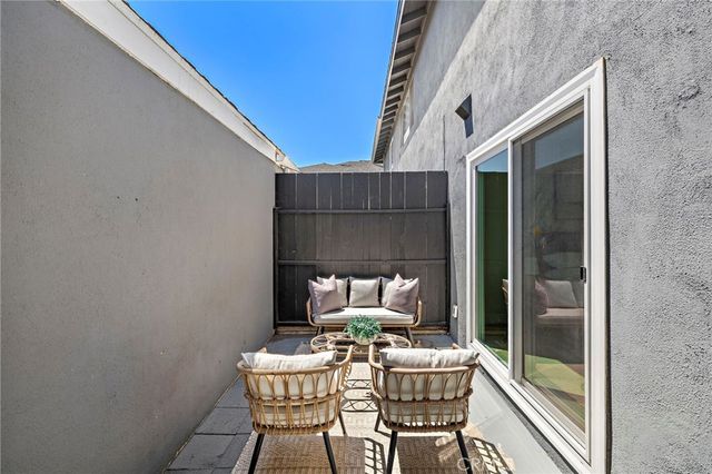 108 Danbury, Costa Mesa, CA 92626