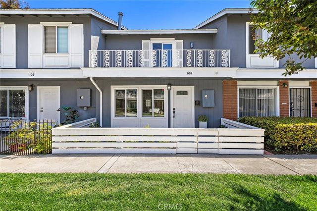 108 Danbury, Costa Mesa, CA 92626