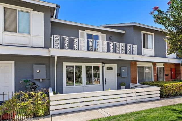 108 Danbury, Costa Mesa, CA 92626