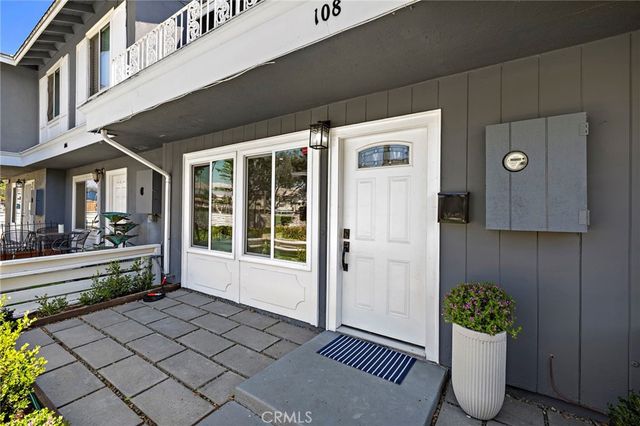 108 Danbury, Costa Mesa, CA 92626