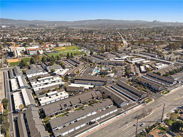 108 Danbury, Costa Mesa, CA 92626