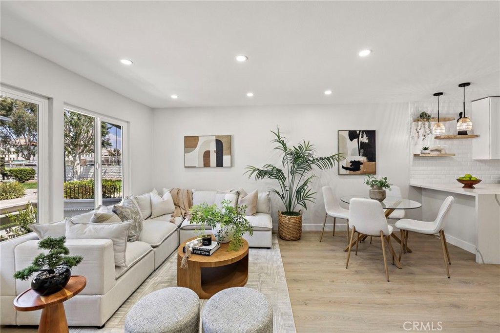 108 Danbury, Costa Mesa, CA 92626