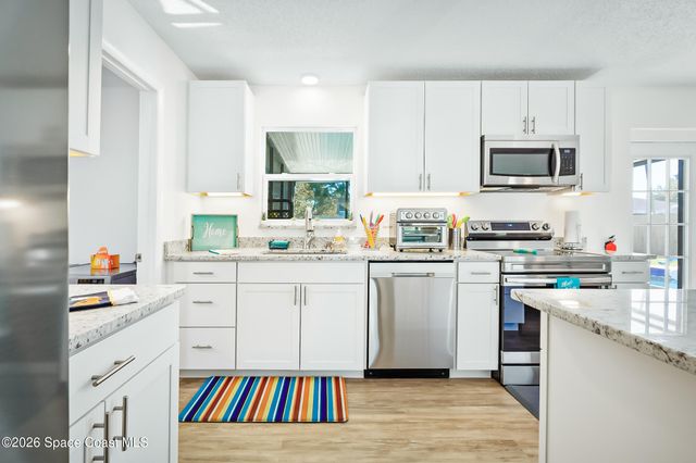 557 Ixora Drive, Melbourne, FL 32935