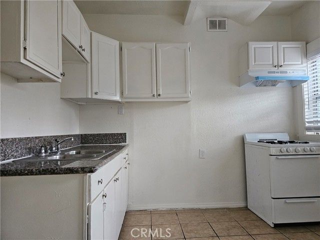 166 E 36th G, Los Angeles, CA 90011