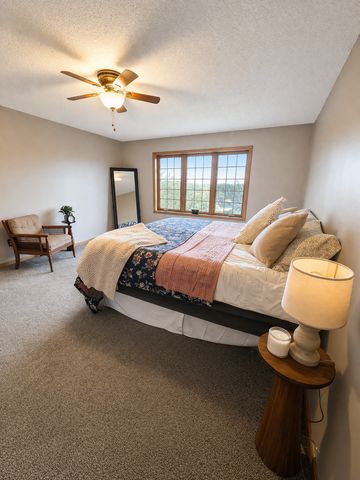 6221 Townsview Lane SE, Rochester, MN 55904